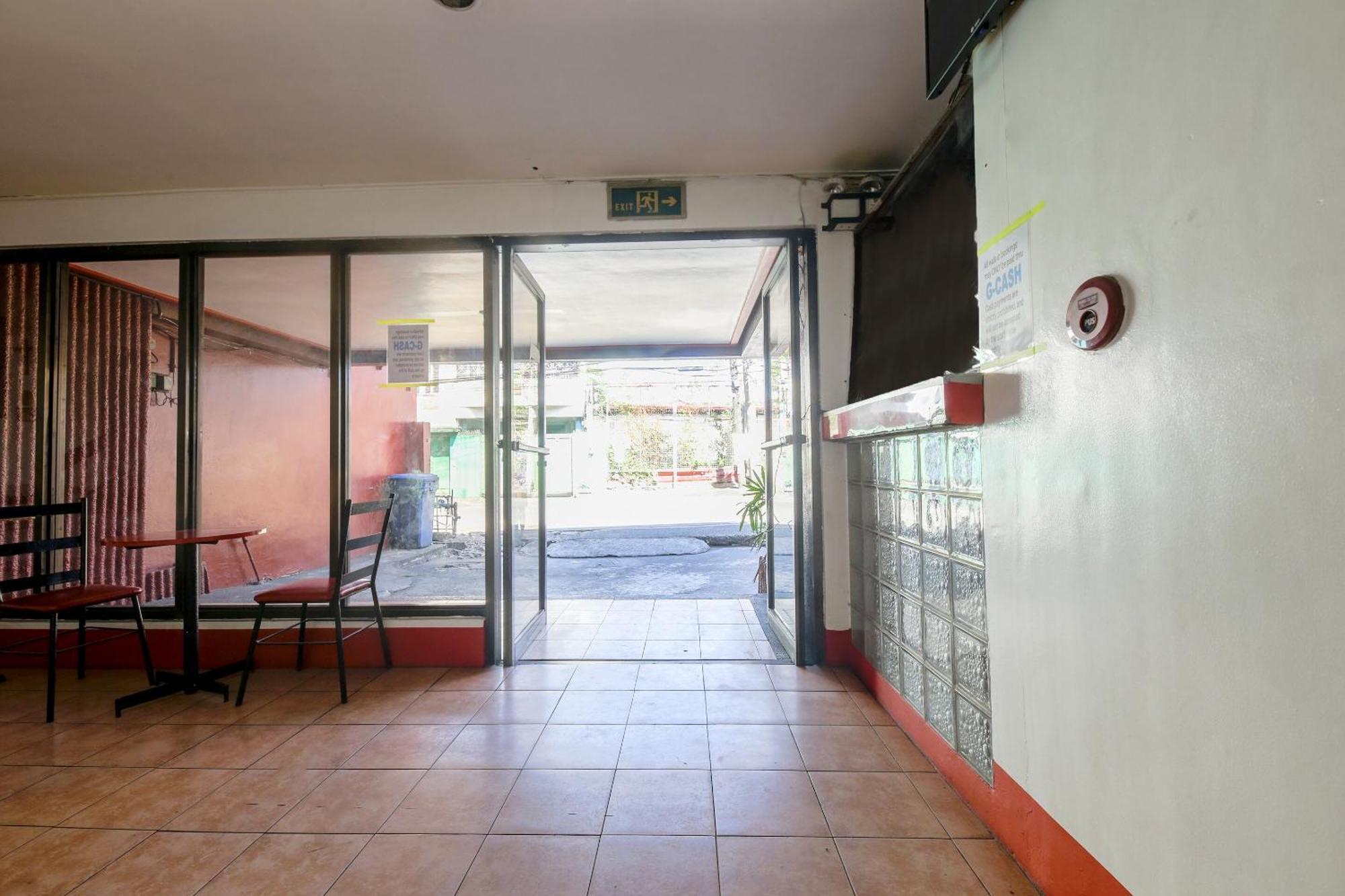 Busline Apartelle Quezon City Exterior photo